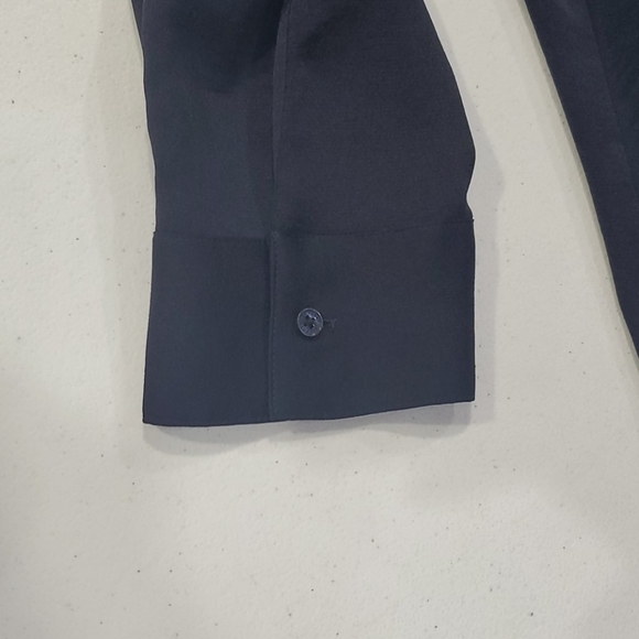 🆕️Express blouse - Picture 3 of 8